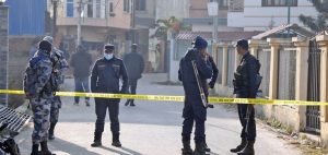 काठमाडौंको मुलपानीबाट प्रहरीले गोली चलाएर समात्यो १० लुटेरा